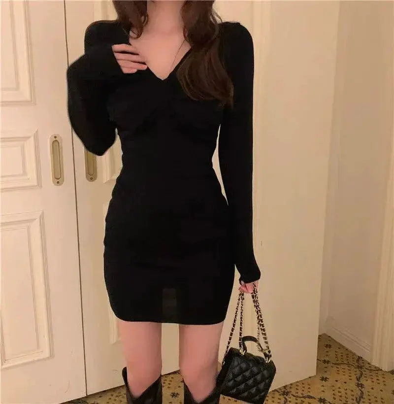 Waist Trimming Knitted Dress For A Slim Silhouette Elegant