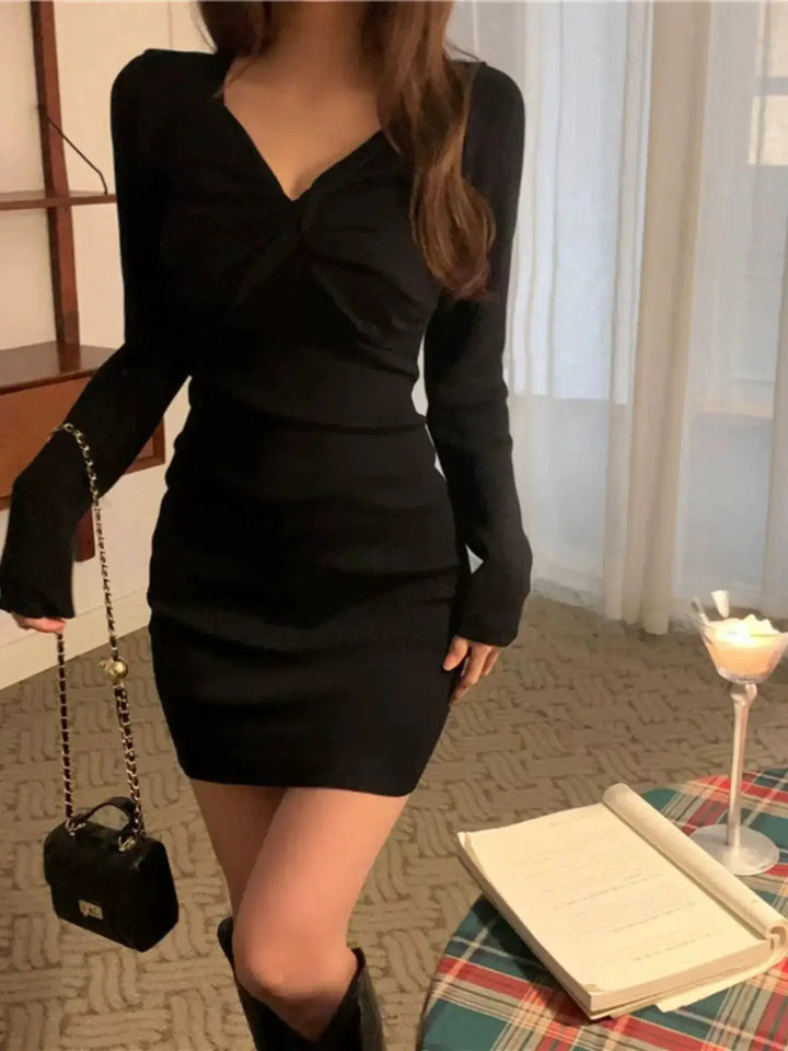 Waist Trimming Knitted Dress For A Slim Silhouette Elegant