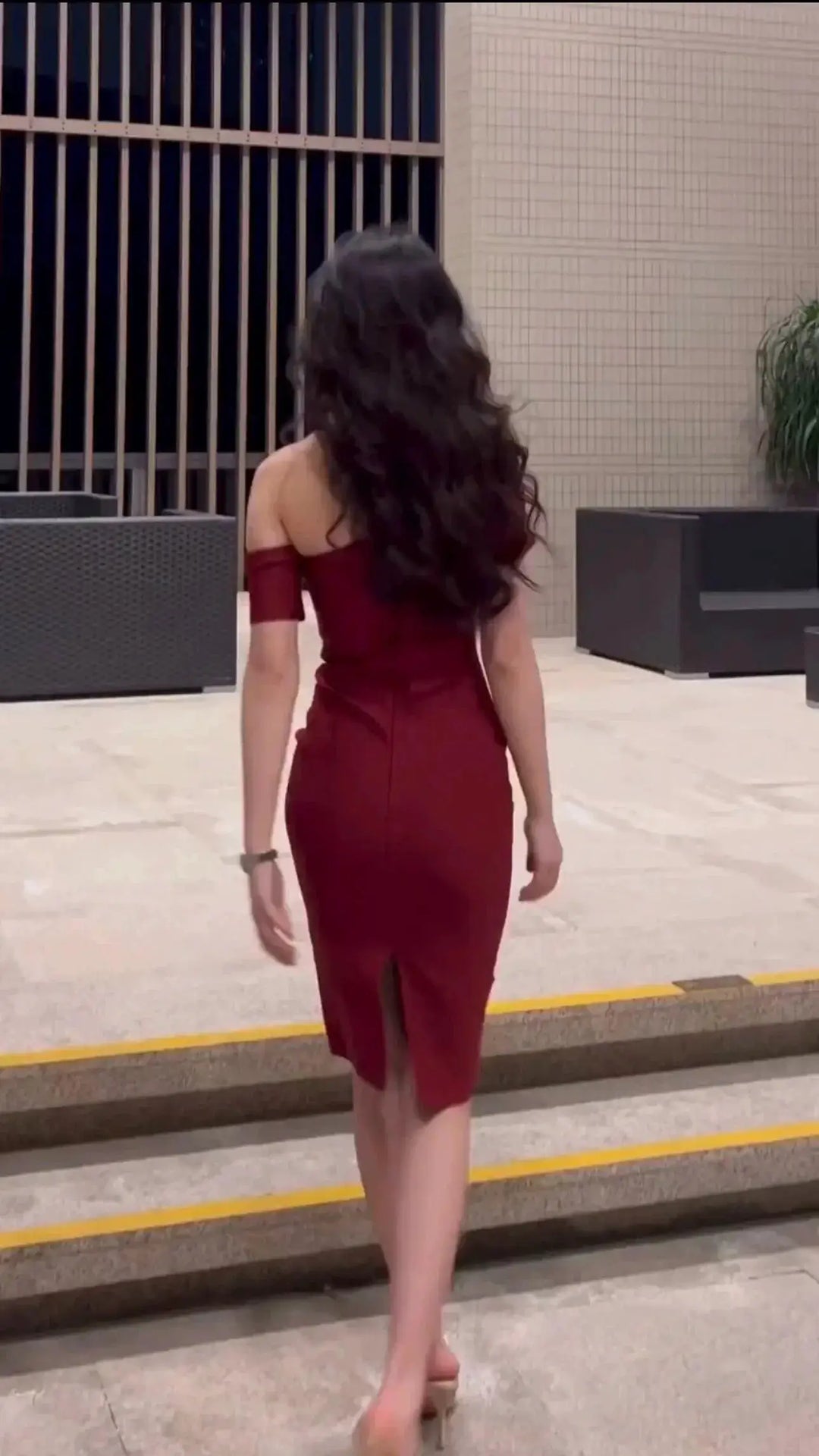 Slim Bandage Dress Chic Hip Hugging Style For Spring