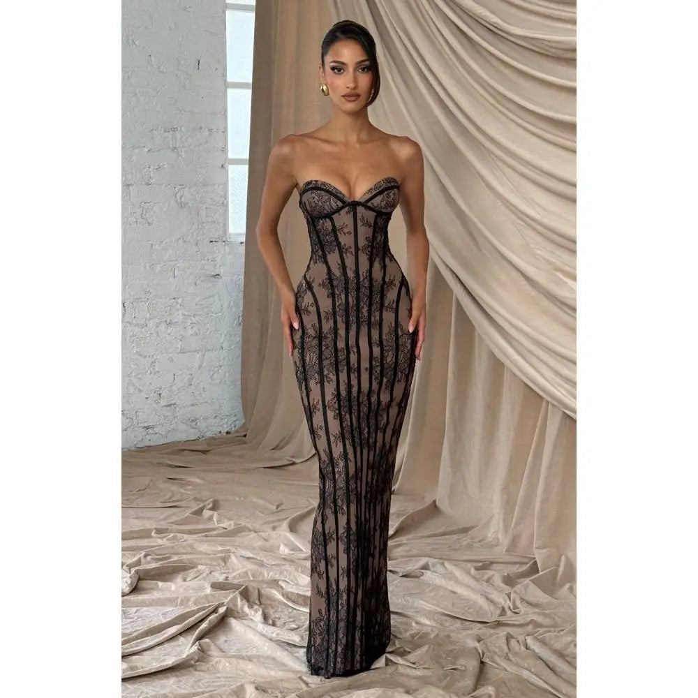 Elegant Lace Strapless Waist Cinching Long Formal Dress