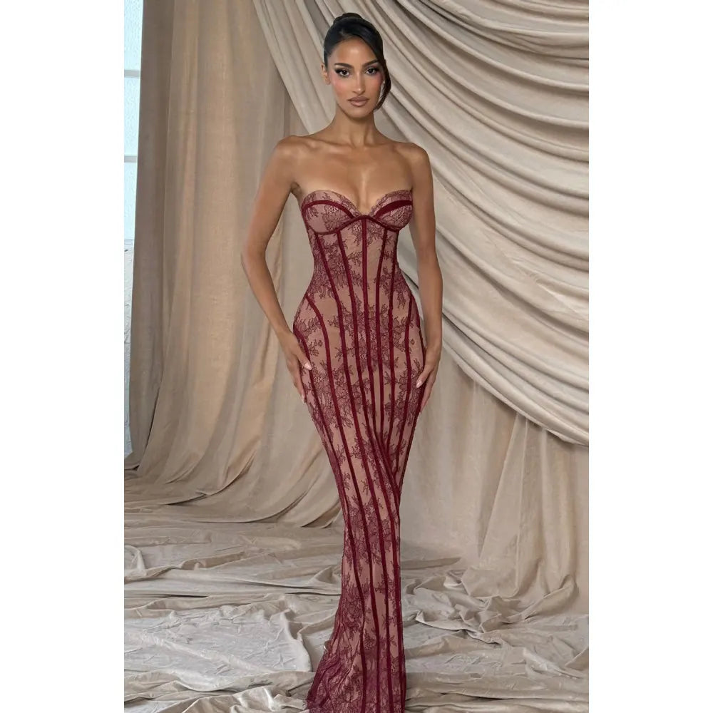 Elegant Lace Strapless Waist Cinching Long Formal Dress