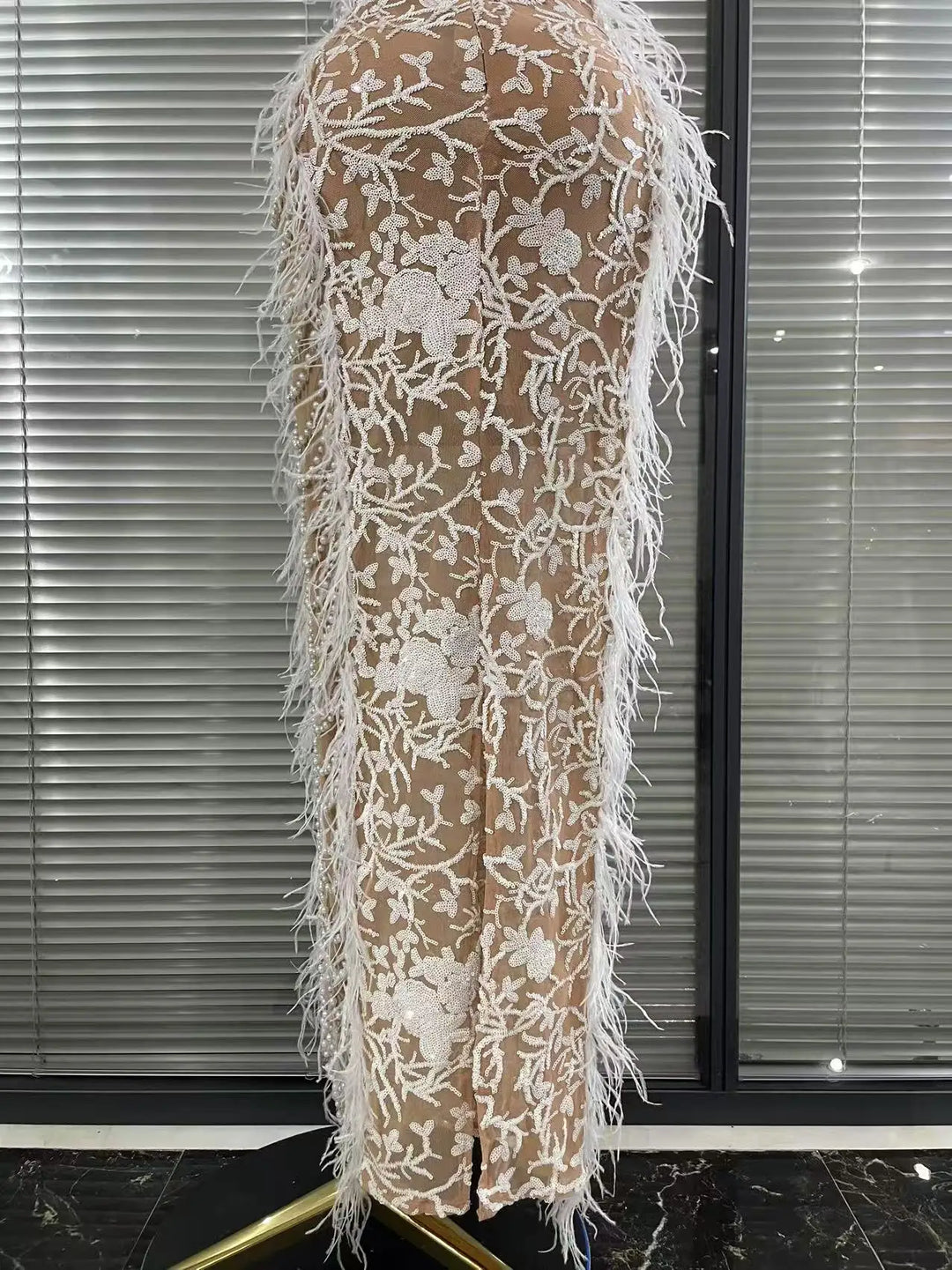 Signature Exclusive Sleeveless Bodycon Evening