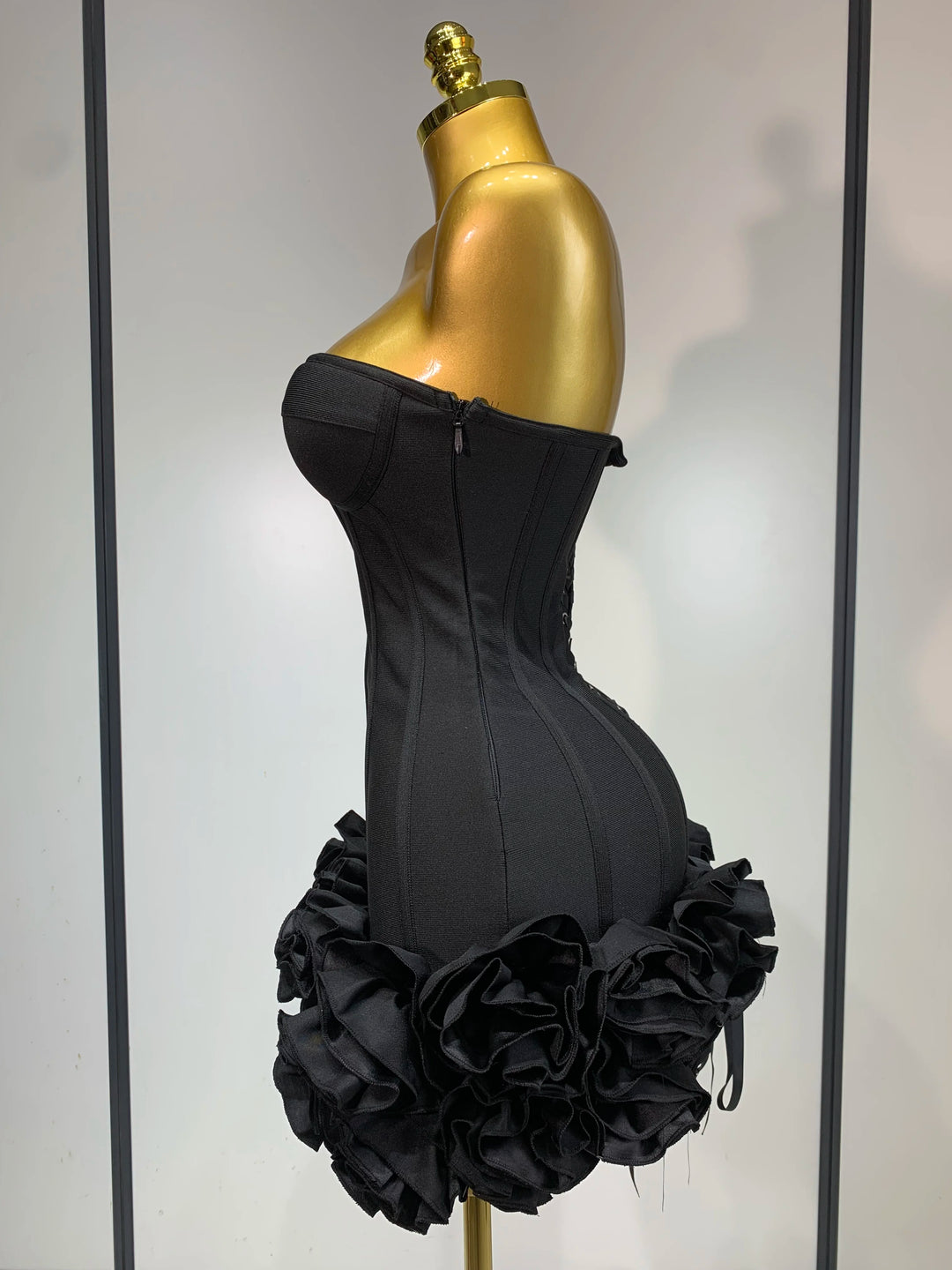 Exquisite Strapless Floral Cocktail Dress