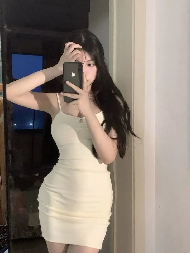 Chic Sleeveless Bodycon Mini Dress With Ruffles
