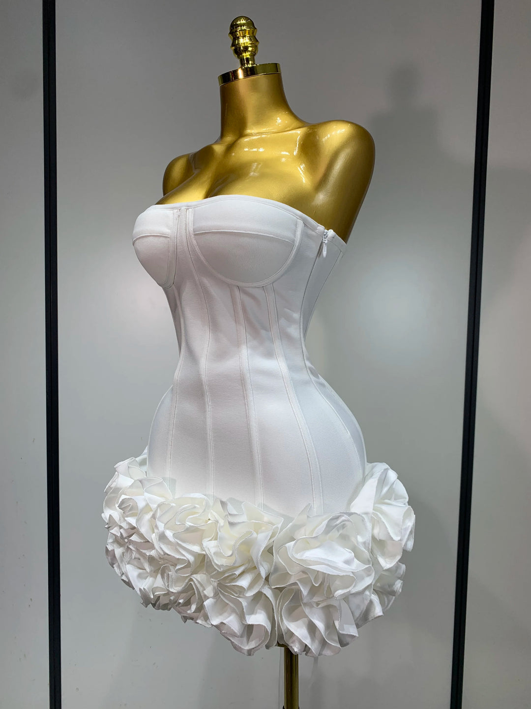 Exquisite Strapless Floral Cocktail Dress