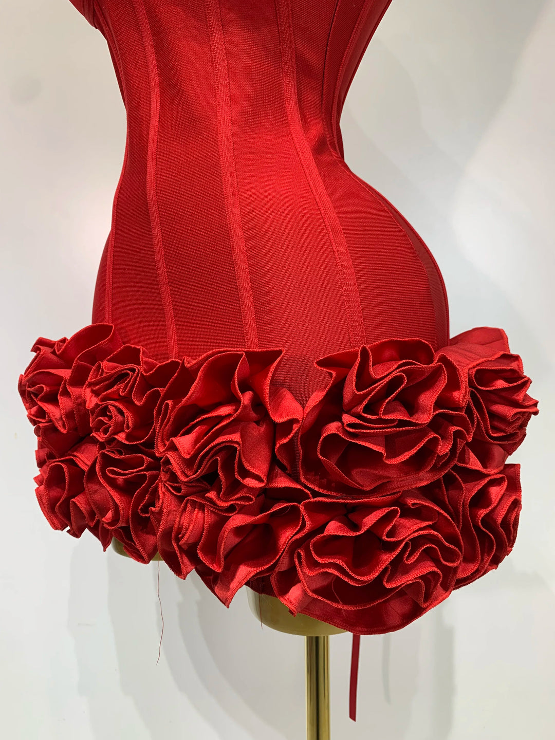Exquisite Strapless Floral Cocktail Dress