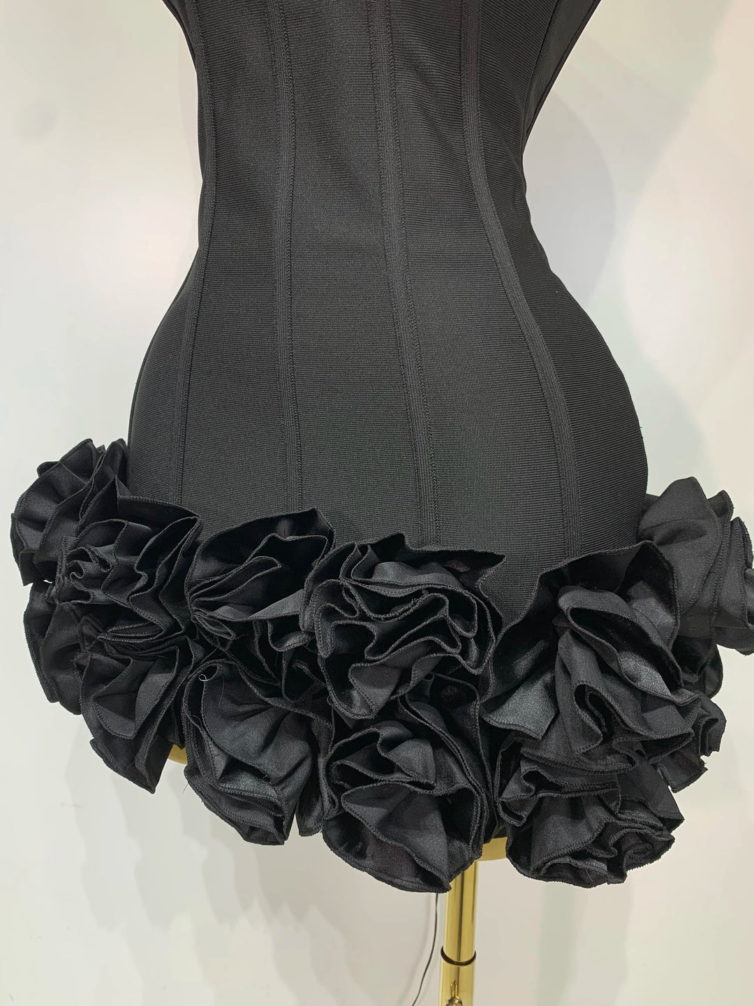 Exquisite Strapless Floral Cocktail Dress