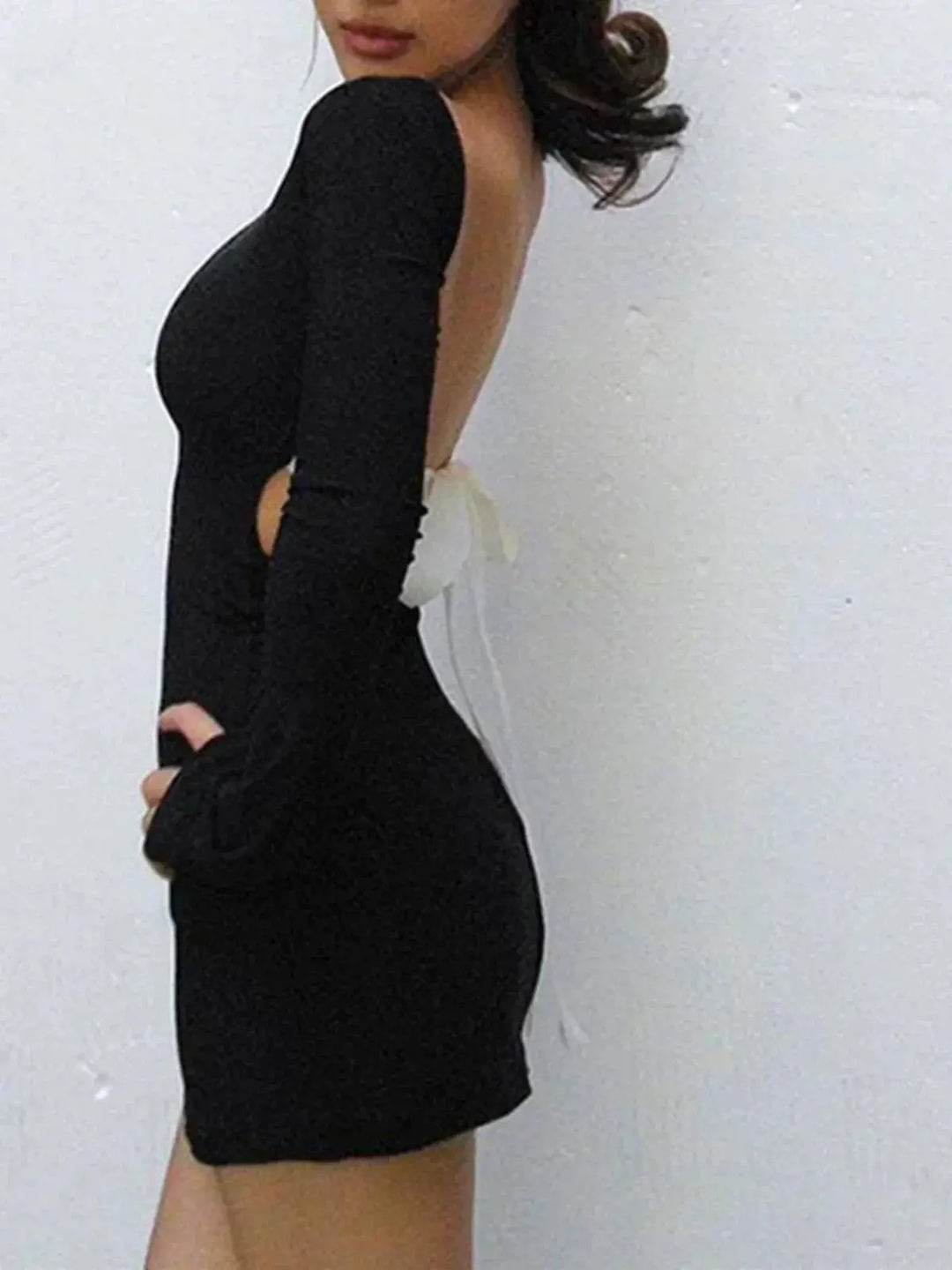 Ahagaga Backless Bodycon Dress With Elegant Bow Detail