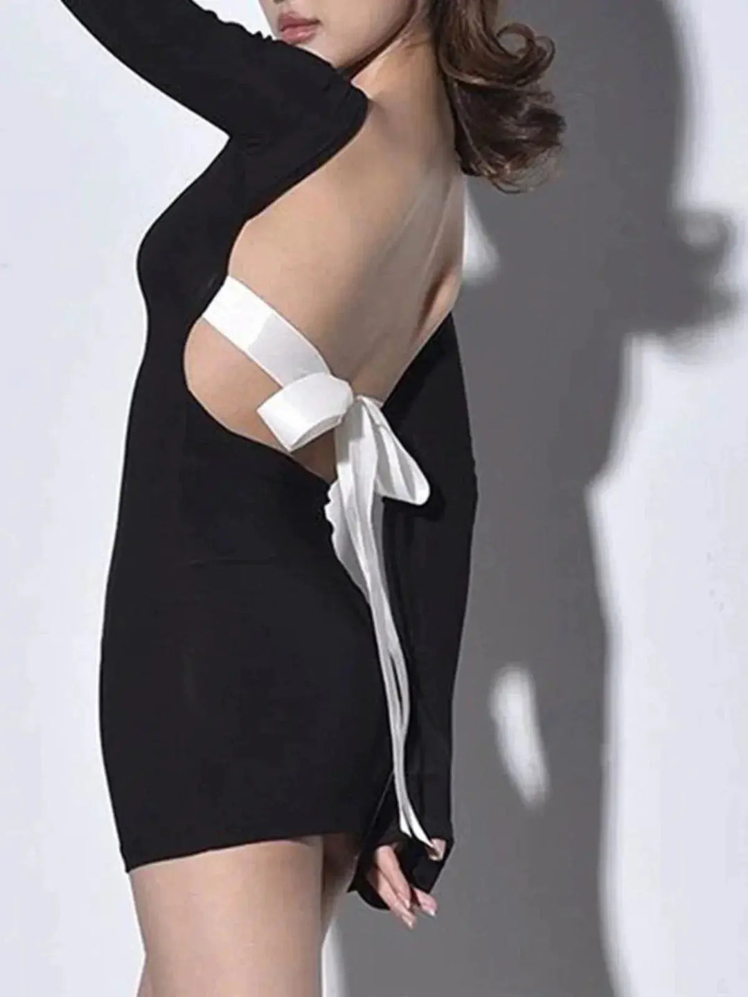 Ahagaga Backless Bodycon Dress With Elegant Bow Detail