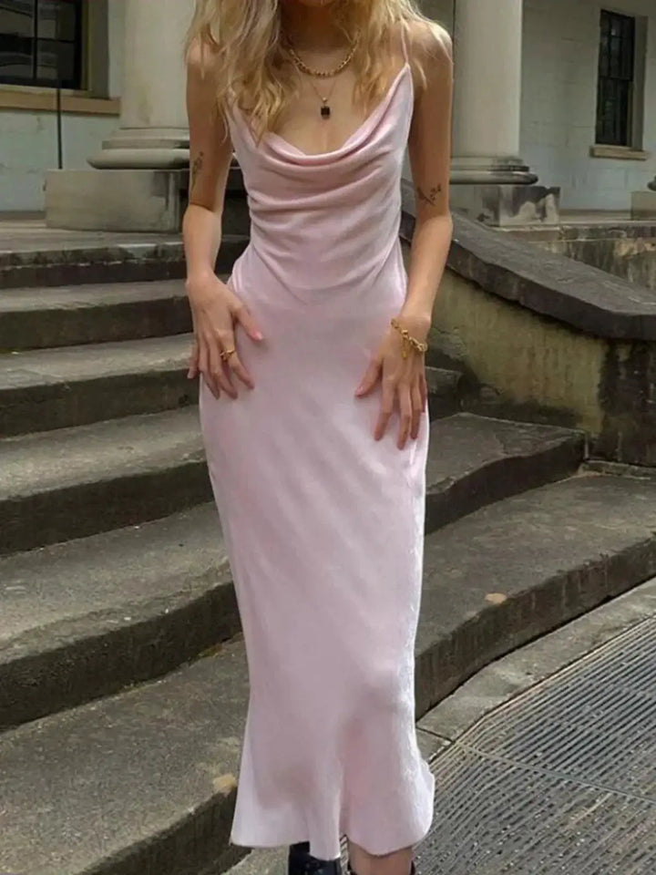 Velvet Low Cut Bodycon Dress For Elegant Evening Wear